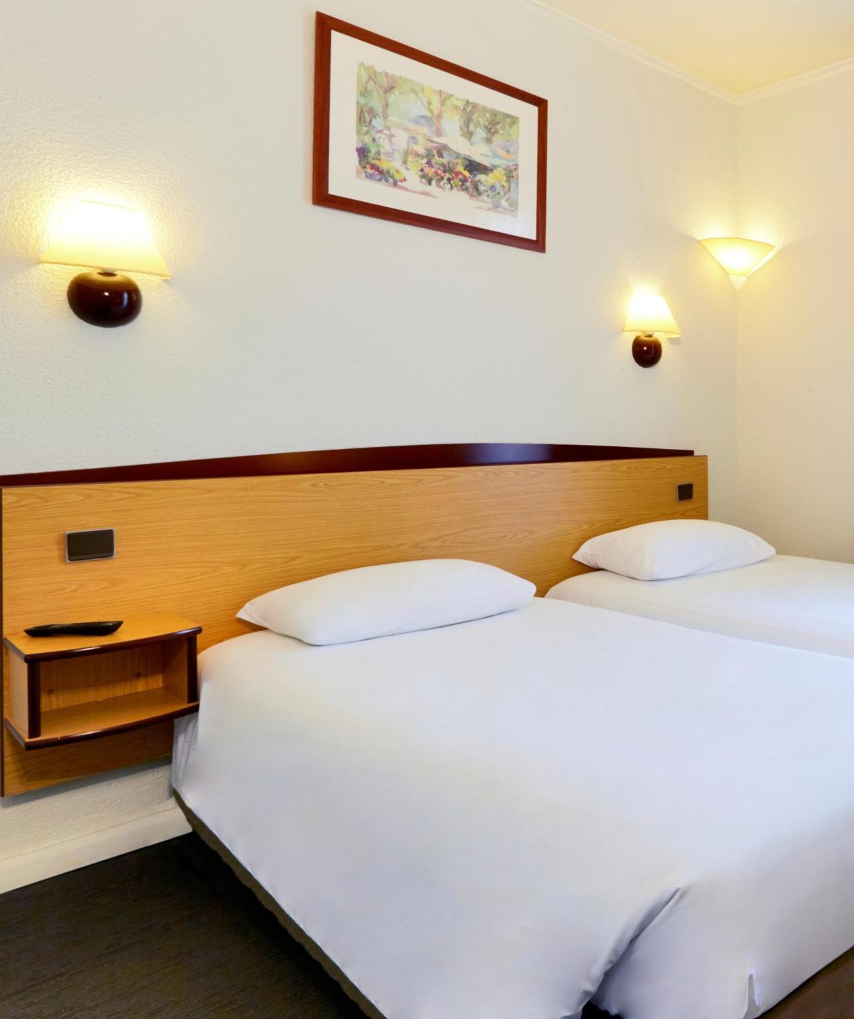 Hotel Campanile Livry-Gargan Exterior foto