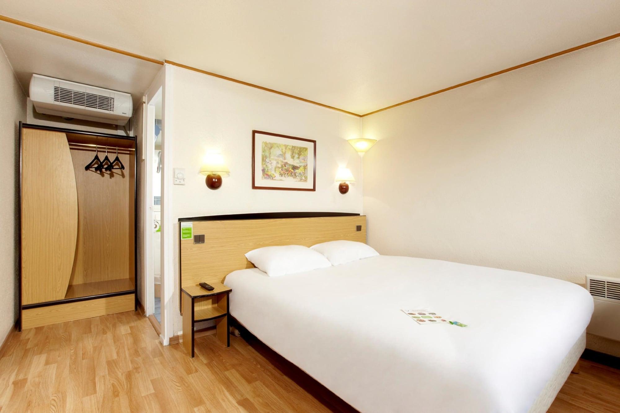 Hotel Campanile Livry-Gargan Exterior foto