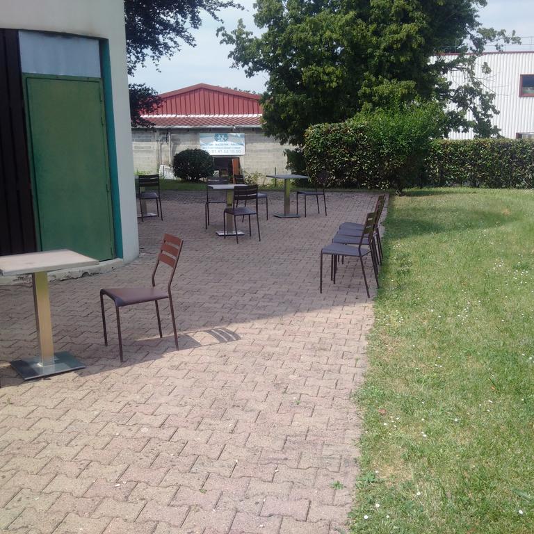 Hotel Campanile Livry-Gargan Exterior foto