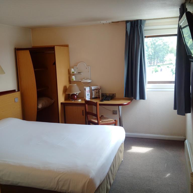 Hotel Campanile Livry-Gargan Exterior foto